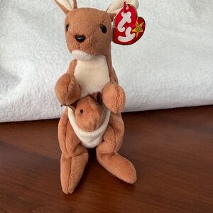 96 - Ty - Pouch the Kangaroo Beanie Baby